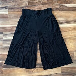 Torrid Gaucho pants size 2 2x 18 20 cropped